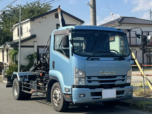 いすゞ フォワード 2PG-FTR90U2(2WD)の写真2