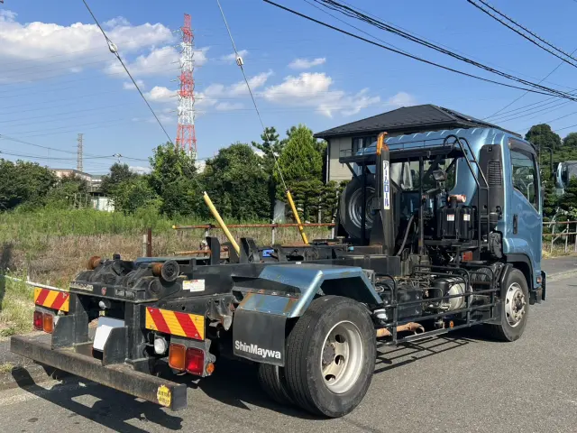 いすゞ フォワード 2PG-FTR90U2(2WD)の写真3