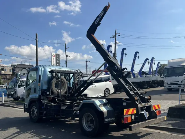いすゞ フォワード 2PG-FTR90U2(2WD)の写真7