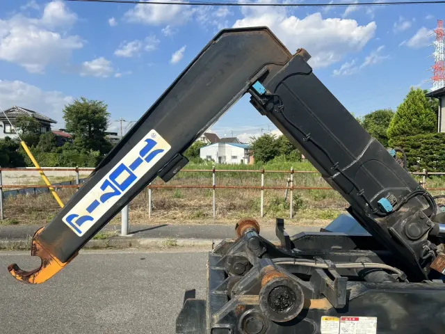 いすゞ フォワード 2PG-FTR90U2(2WD)の写真9