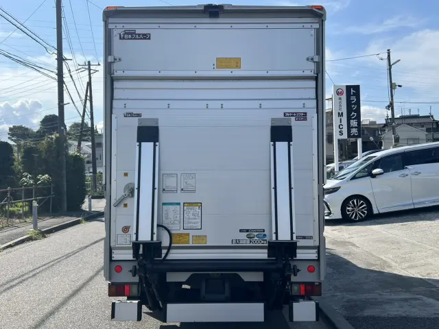 三菱 キャンター 2RG-FEAV0(2WD)の写真8