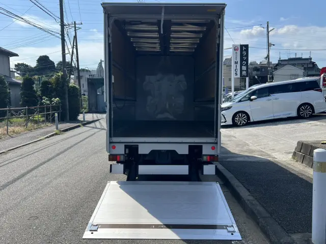 三菱 キャンター 2RG-FEAV0(2WD)の写真9
