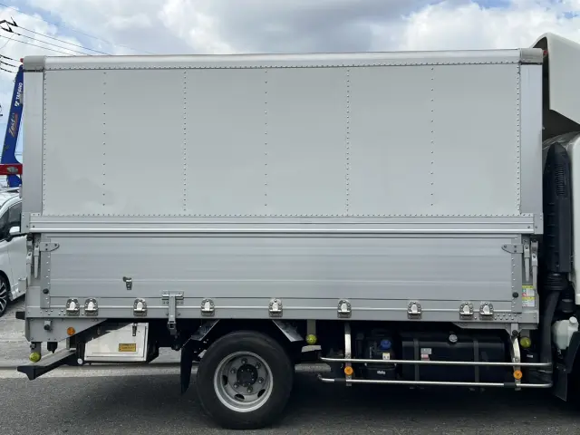 いすゞ エルフ 2RG-NPR88AN(2WD)の写真6