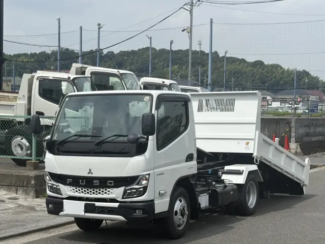 三菱 キャンター 2RG-FBA60(2WD)の写真1