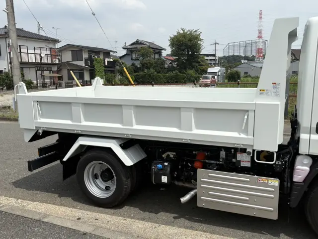 三菱 キャンター 2RG-FBA60(2WD)の写真6
