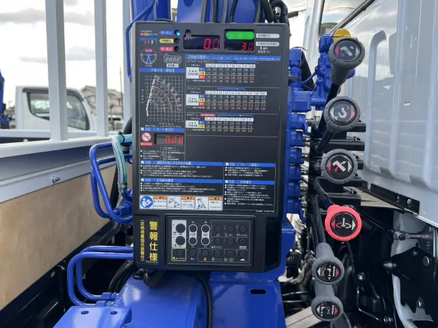 三菱 キャンター 2RG-FEAV0(2WD)の写真18