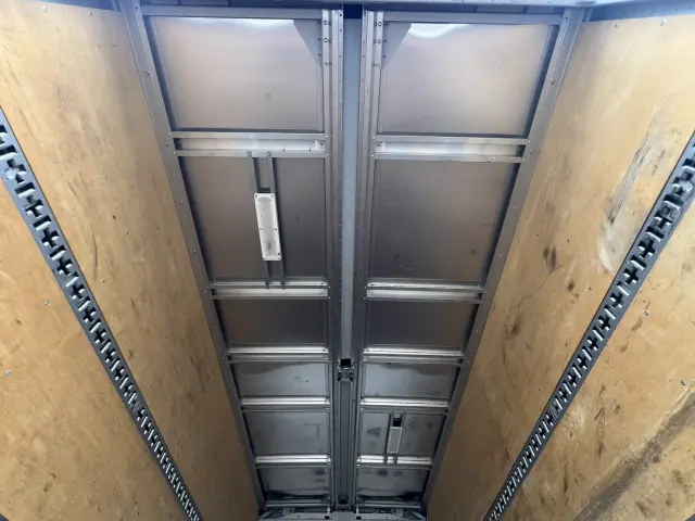 三菱 キャンター 2PG-FEAV0(2WD)の写真14