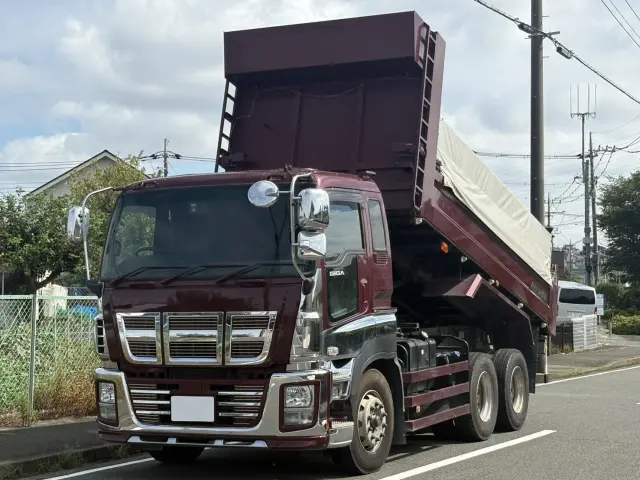 いすゞ ギガ QKG-CXZ77AT(6x2)の写真1