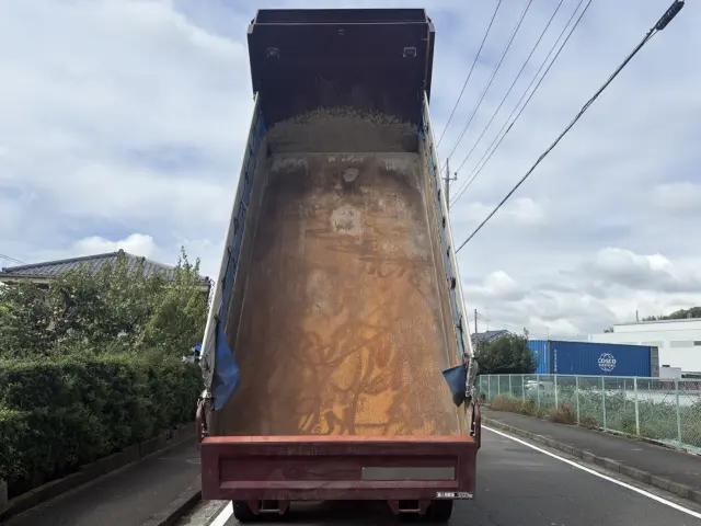 いすゞ ギガ QKG-CXZ77AT(6x2)の写真10