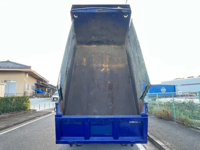 いすゞ フォワード LKG-FTR90S2(2WD)の写真10