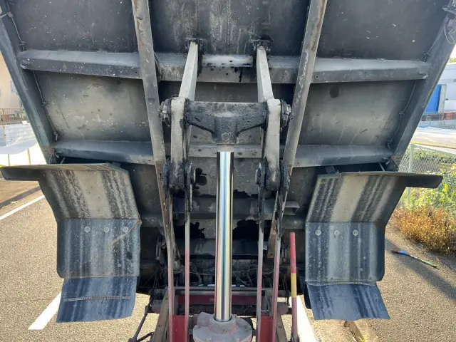いすゞ フォワード LKG-FTR90S2(2WD)の写真14