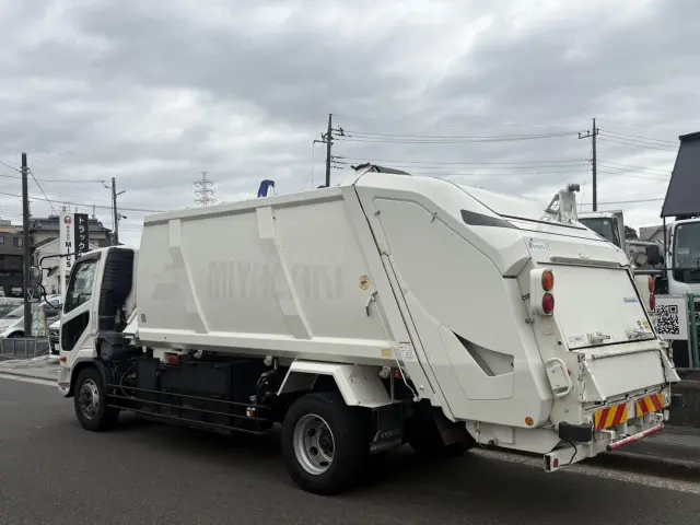 三菱 ファイター QKG-FK72FZ(2WD)の写真3