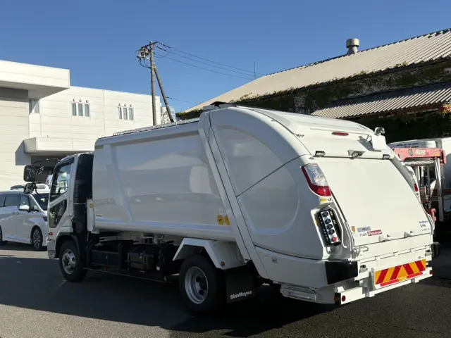 三菱 ファイター 2KG-FK72F(2WD)の写真4