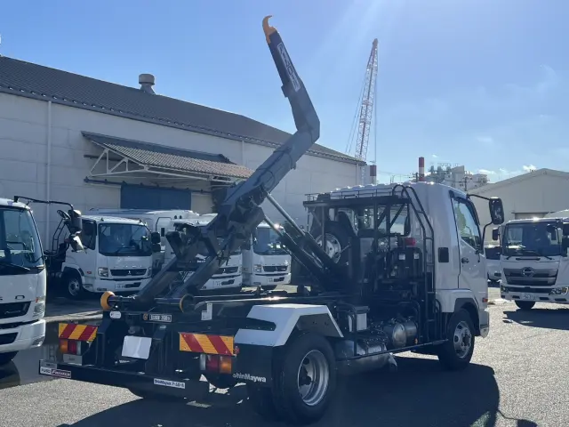三菱 ファイター 2KG-FK72F(2WD)の写真7