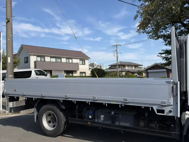 いすゞ エルフ 2RG-NPR88YN(2WD)の写真6