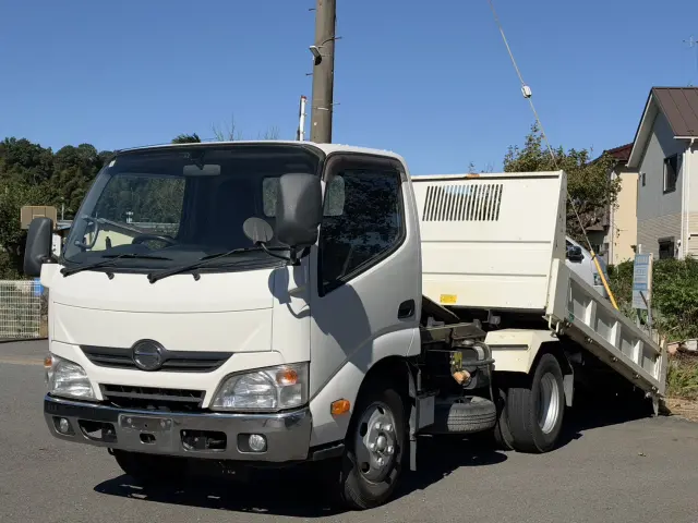 日野 デュトロ TKG-XZU620T(2WD)の写真1