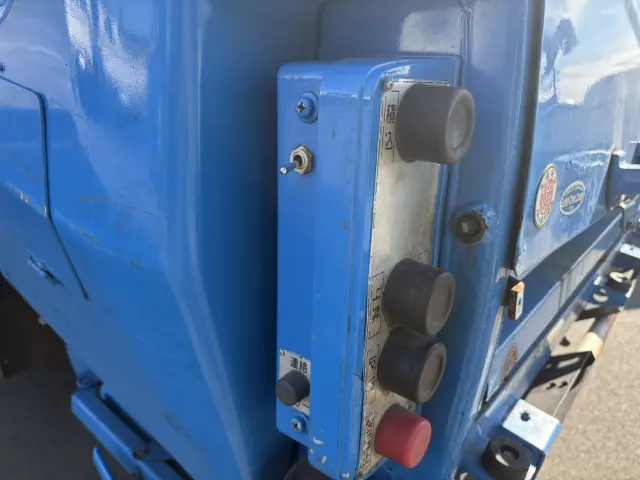 いすゞ エルフ TKG-NMR85AN(2WD)の写真15