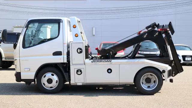 三菱 キャンター 2RG-FDA50(2WD)の写真4