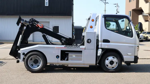 三菱 キャンター 2RG-FDA50(2WD)の写真8