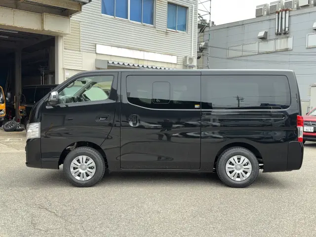 日産 キャラバン 3DF-VN6E26(4WD)の写真2