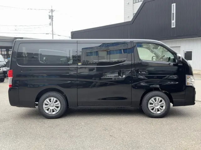 日産 キャラバン 3DF-VN6E26(4WD)の写真6
