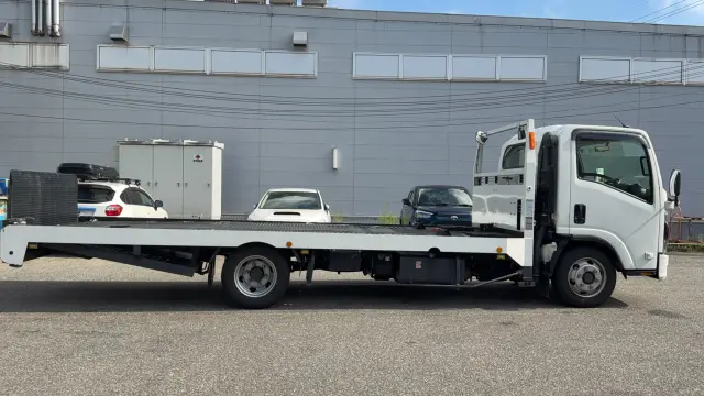 いすゞ エルフ 2RG-NPR88AM(2WD)の写真6