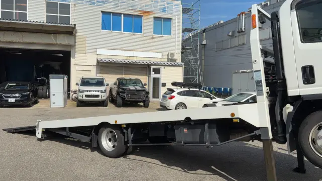 いすゞ エルフ 2RG-NPR88AM(2WD)の写真9