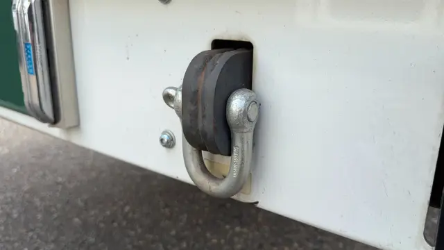 いすゞ エルフ 2RG-NPR88AM(2WD)の写真32