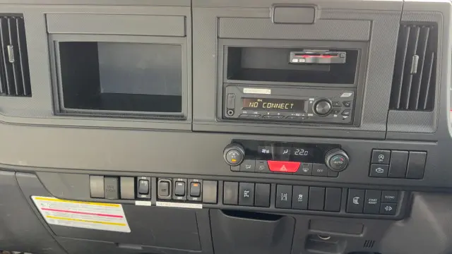 いすゞ エルフ 2RG-NPR88AM(2WD)の写真35