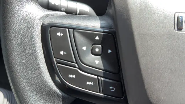 いすゞ エルフ 2RG-NPR88AM(2WD)の写真41