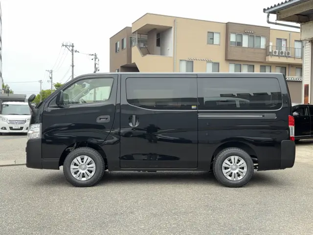 日産 キャラバン 3DF-VN6E26(4WD)の写真2