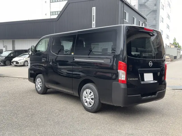 日産 キャラバン 3DF-VN6E26(4WD)の写真3