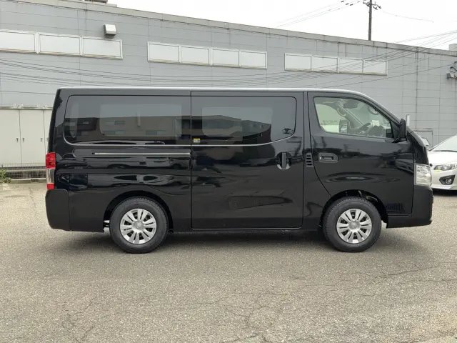 日産 キャラバン 3DF-VN6E26(4WD)の写真6