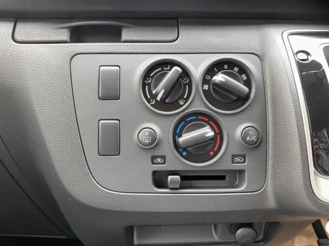 日産 キャラバン 3DF-VN6E26(4WD)の写真14