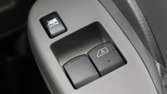 日産 バネットバン 3BF-VNM20(4WD)の写真26