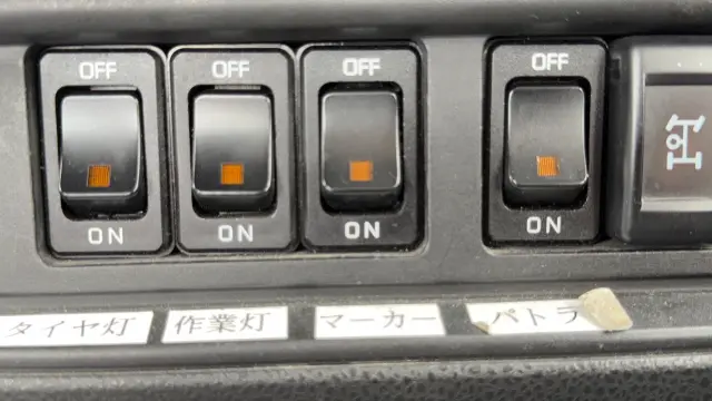 いすゞ ギガ QKG-CYZ77BM(2WD)の写真34