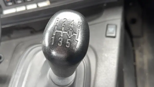 いすゞ ギガ QKG-CYZ77BM(2WD)の写真35