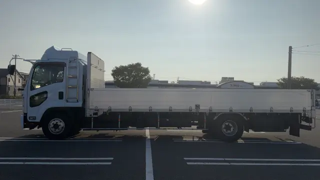 いすゞ フォワード 2RG-FRR90T2(2WD)の写真2