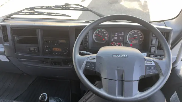 いすゞ フォワード 2RG-FRR90T2(2WD)の写真20