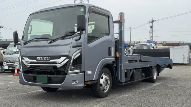 いすゞ エルフ 2RG-NPR88YM(2WD)の写真1