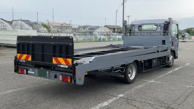 いすゞ エルフ 2RG-NPR88YM(2WD)の写真5