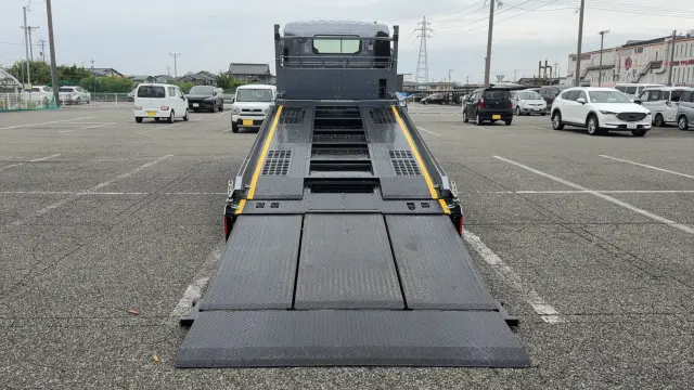 いすゞ エルフ 2RG-NPR88YM(2WD)の写真8
