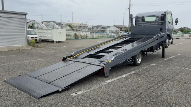 いすゞ エルフ 2RG-NPR88YM(2WD)の写真9