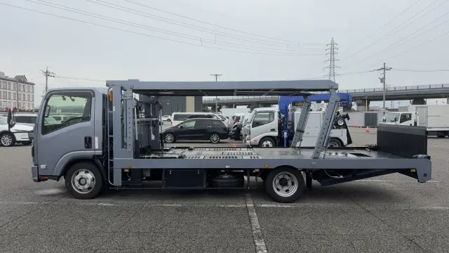 いすゞ エルフ 2RG-NPR88YM(2WD)の写真11