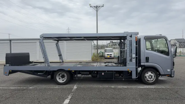 いすゞ エルフ 2RG-NPR88YM(2WD)の写真12