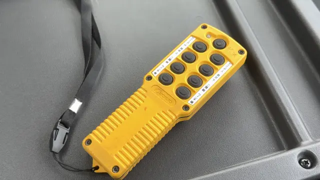 いすゞ エルフ 2RG-NPR88YM(2WD)の写真15