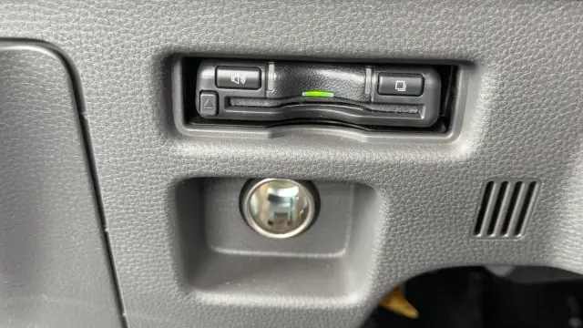 いすゞ エルフ 2RG-NPR88YM(2WD)の写真34