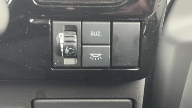 いすゞ エルフ 2RG-NPR88YM(2WD)の写真41