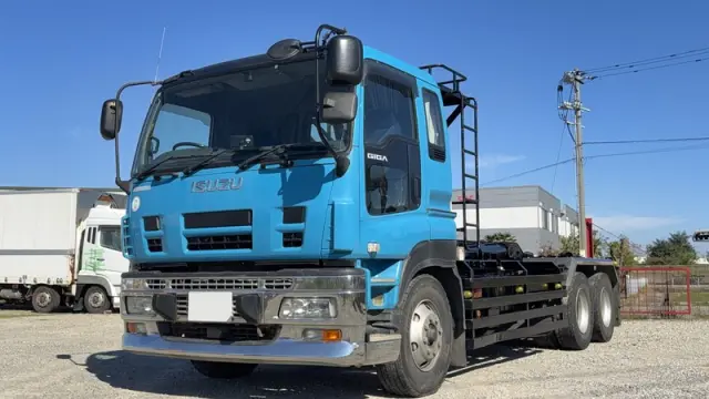 いすゞ ギガ PDG-CYM77Q8(6x2)の写真1