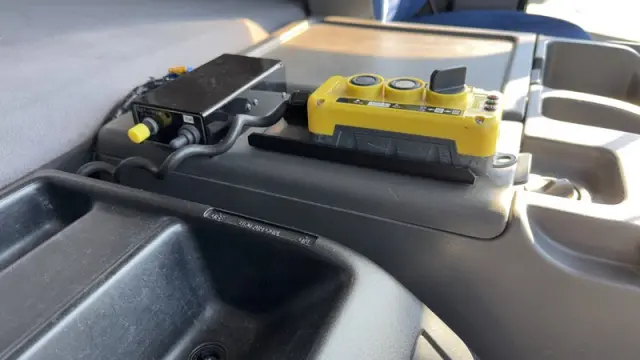 いすゞ ギガ PDG-CYM77Q8(6x2)の写真11
